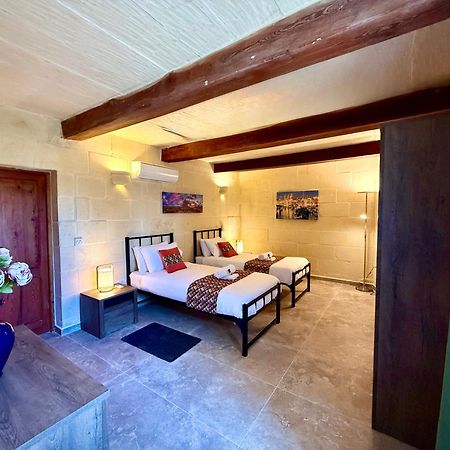 Lonza Gharb Farmhouse ภายนอก รูปภาพ