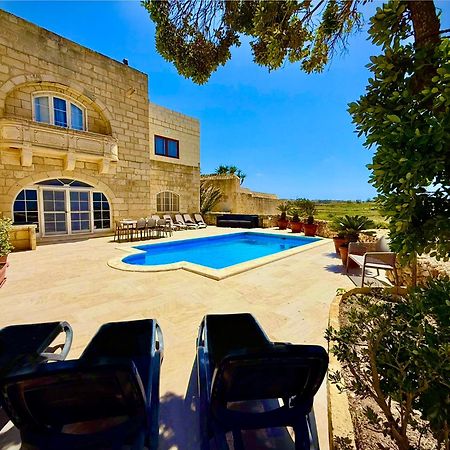 Lonza Gharb Farmhouse ภายนอก รูปภาพ