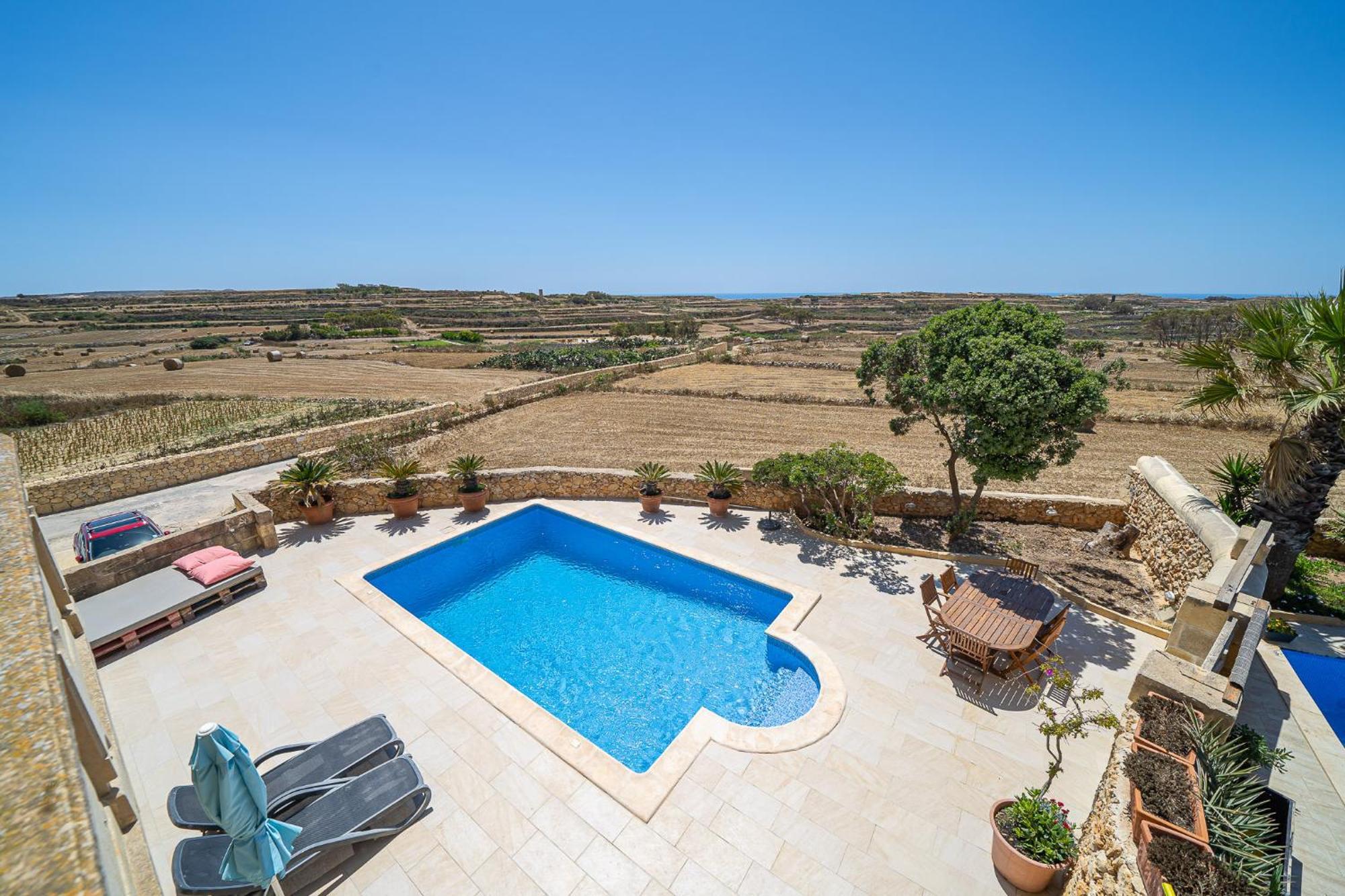 Lonza Gharb Farmhouse ภายนอก รูปภาพ