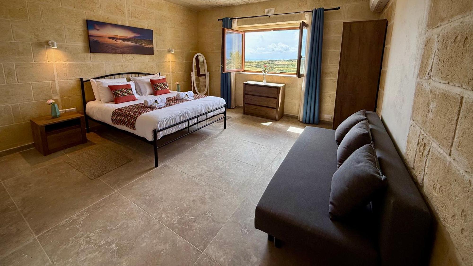 Lonza Gharb Farmhouse ภายนอก รูปภาพ