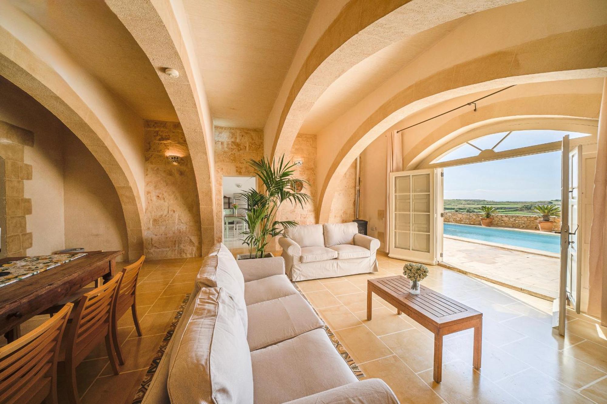 Lonza Gharb Farmhouse ภายนอก รูปภาพ