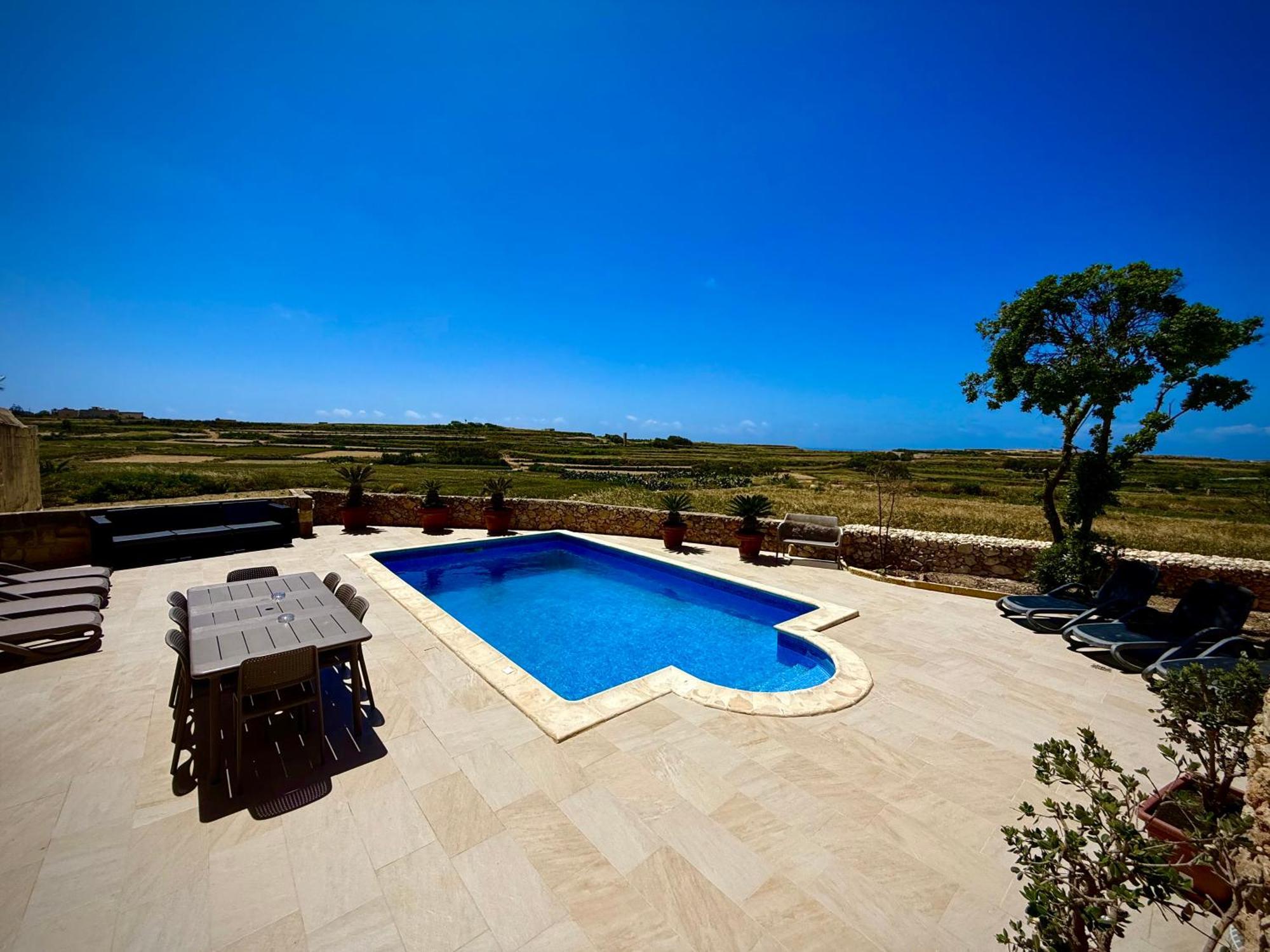 Lonza Gharb Farmhouse ภายนอก รูปภาพ